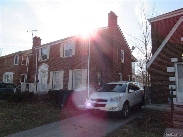 front view picture of 16811 Greenview Avenue, Detroit, MI. 48219