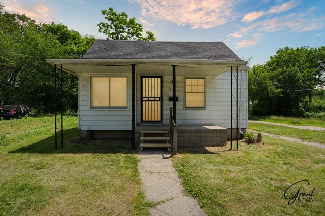 front view picture of 19400 Harlow Street, Detroit, MI. 48235