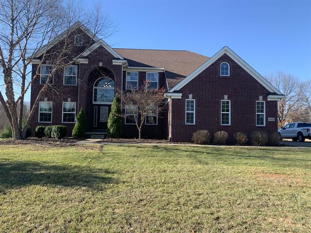 front view picture of 4082 Kelsey Avenue, Adrian, MI. 49221