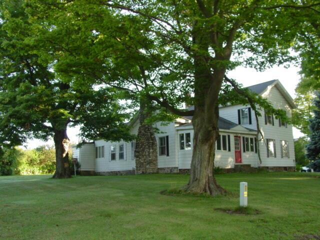 front view picture of 66598 Territorial Road, Lawrence, MI. 49064
