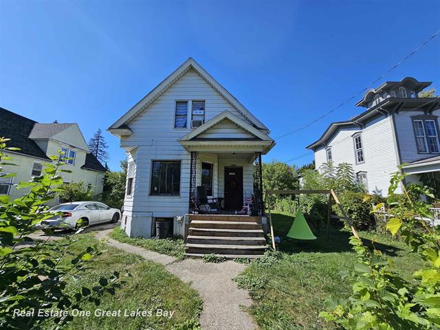 front view picture of 1209 S Fayette, Saginaw, MI. 48602