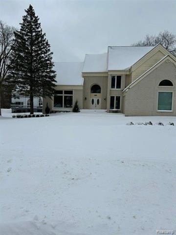 front view picture of 6597 Torybrooke Cir, West Bloomfield, MI. 48323