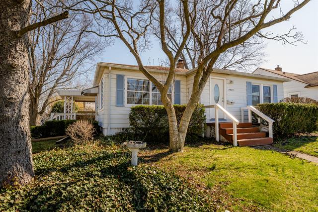 front view picture of 2701 Willa Drive, Saint Joseph, MI. 49085