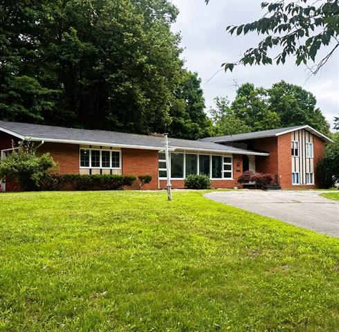 front view picture of 1246 Dyemeadow Lane, Flint, MI. 48532