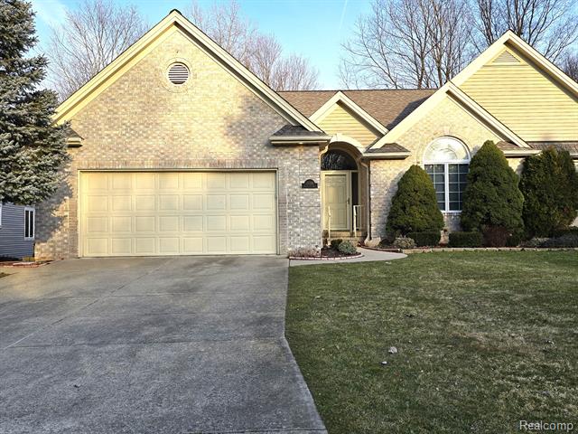 front view picture of 2024 Crystalwood Trail, Flushing, MI. 48433