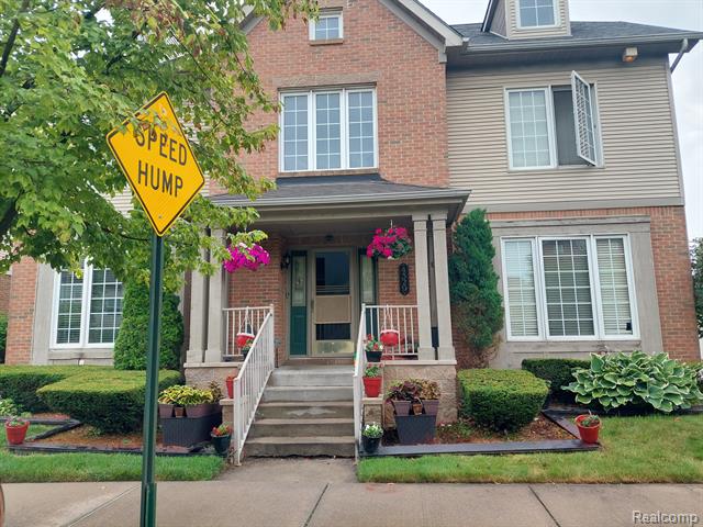 front view picture of 4329 Aretha Avenue, Detroit, MI. 48201