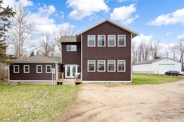 front view picture of 65326 County Road 388, South Haven, MI. 49090