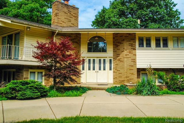 front view picture of 2535 Tuscany, Milford, MI. 48380