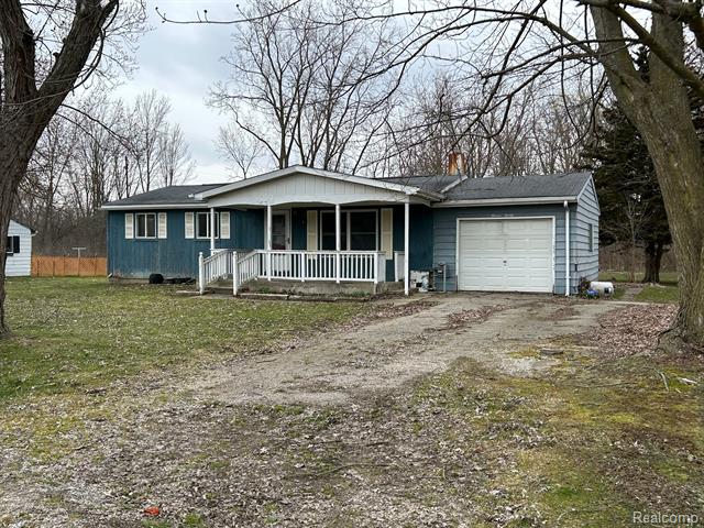 front view picture of 1120 Lorene Avenue, Mount Morris, MI. 48458