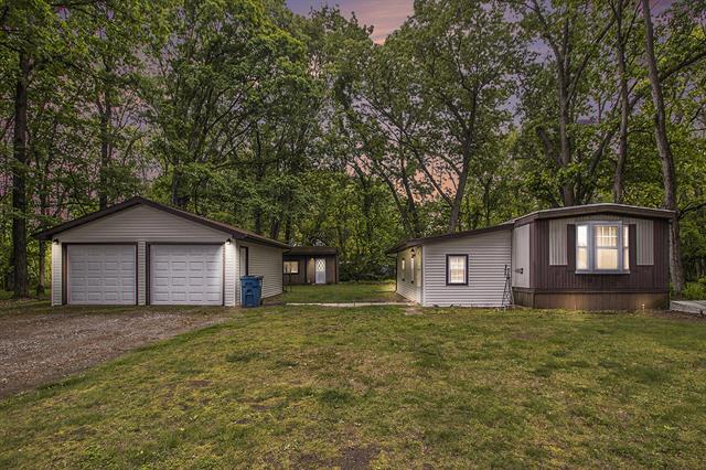 front view picture of 24923 Sandy Beach Drive, Edwardsburg, MI. 49112