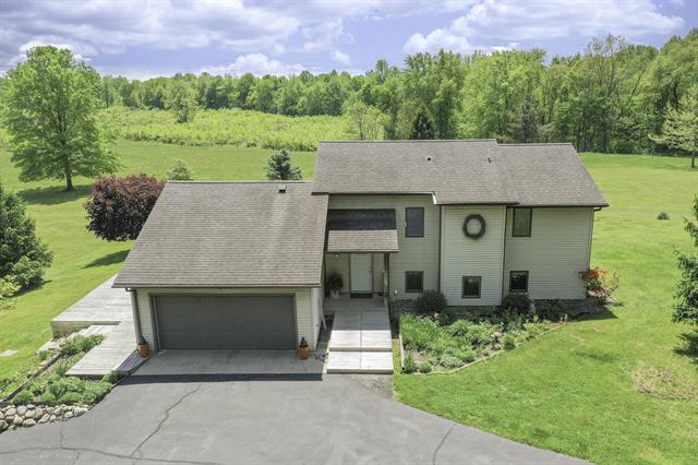 front view picture of 838 Able Road, Buchanan, MI. 49107