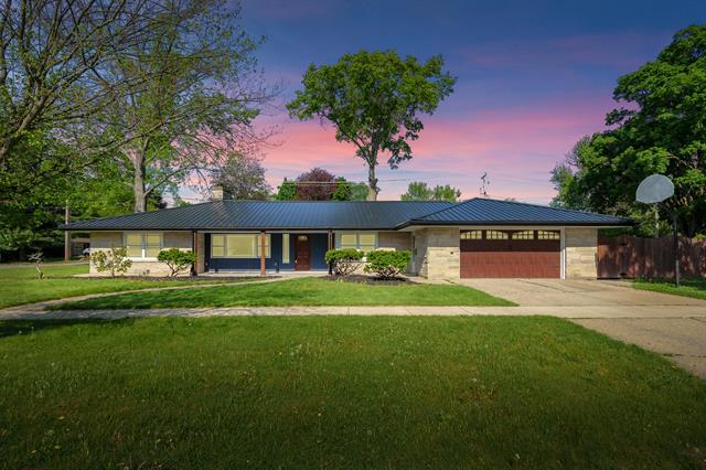 front view picture of 900 Elm Street, Three Rivers, MI. 49093