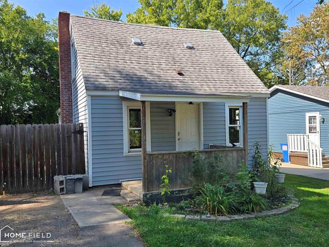 front view picture of 1236 S Pearce, Owosso, MI. 48867