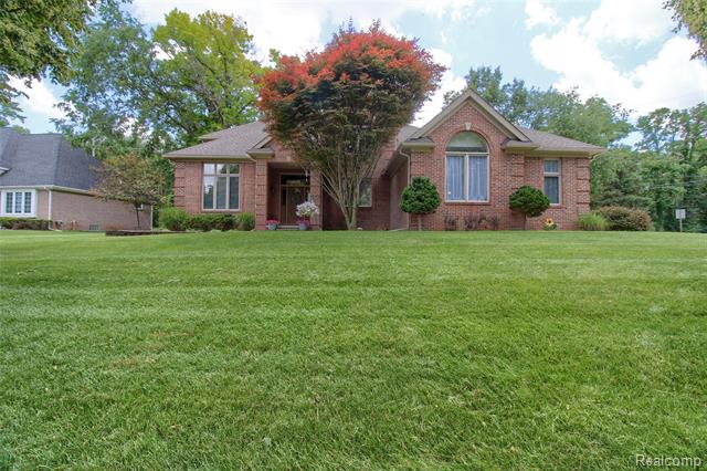 front view picture of 151 Wendover Ct, Walled Lake, MI. 48390
