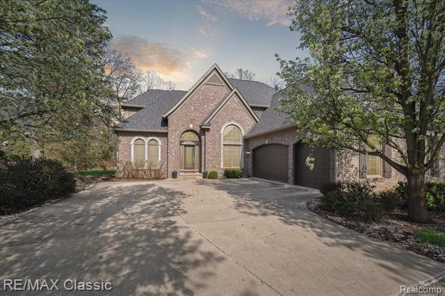 front view picture of 3292 Timberlake Dr, Walled Lake, MI. 48390
