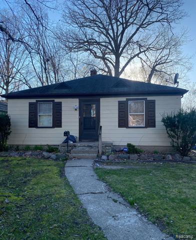 front view picture of 18495 Salem Street, Detroit, MI. 48219