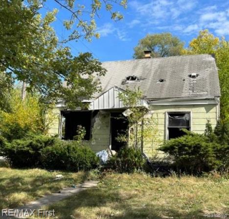 front view picture of 8512 Fielding Street, Detroit, MI. 48228