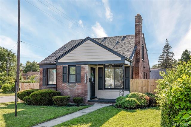 front view picture of 18401 Hubbell Street, Detroit, MI. 48235