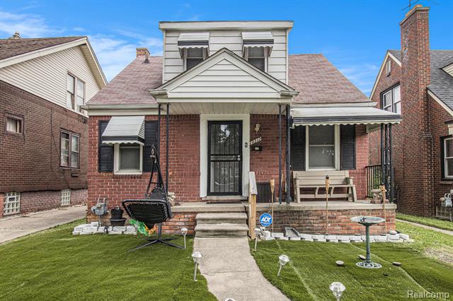 front view picture of 19312 Goulburn Street, Detroit, MI. 48205