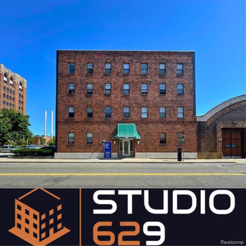 front view picture of 629 W Milwaukee Street, Detroit, MI. 48202