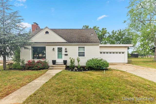 front view picture of 261 W 28Th Street, Holland, MI. 49423