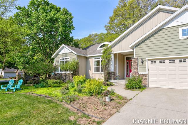 front view picture of 94 Cheyenne Avenue, Holland, MI. 49424