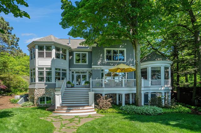 front view picture of 6059 Lakeshore Drive, West Olive, MI. 49460
