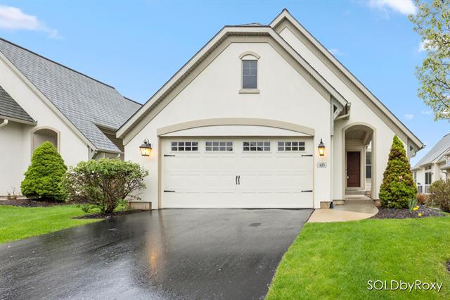 front view picture of 425 Enclave Court Se, Grand Rapids, MI. 49546