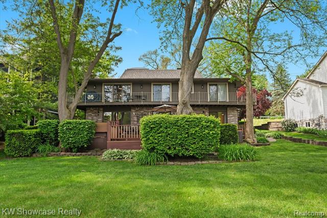 front view picture of 3428 Benstein Rd, Commerce Township, MI. 48382