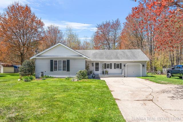 front view picture of 6427 Henry Street, Muskegon, MI. 49441