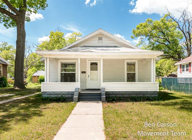 front view picture of 2833 Hoyt Street, Muskegon, MI. 49444