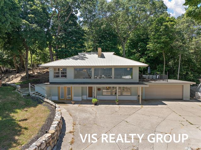 front view picture of 3229 Edgewater Street, Muskegon, MI. 49441