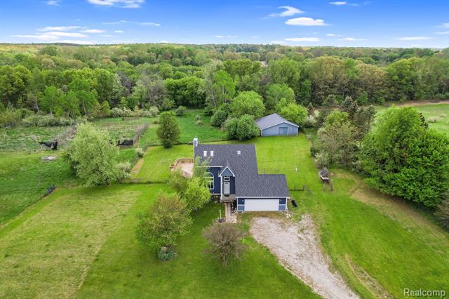 front view picture of 19101 Weller Road, Gregory, MI. 48137