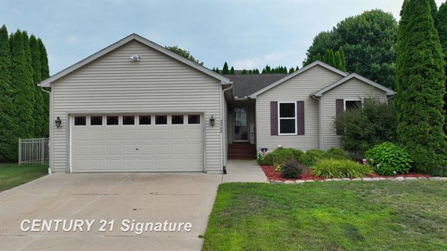 front view picture of 2442 Hickory Circle Drive, Howell, MI. 48855