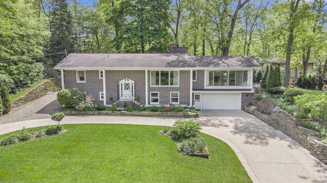 front view picture of 6356 Woodlea Drive, Kalamazoo, MI. 49048