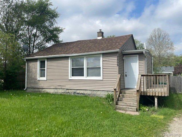 front view picture of 2855 Fisher Ave, Walled Lake, MI. 48390