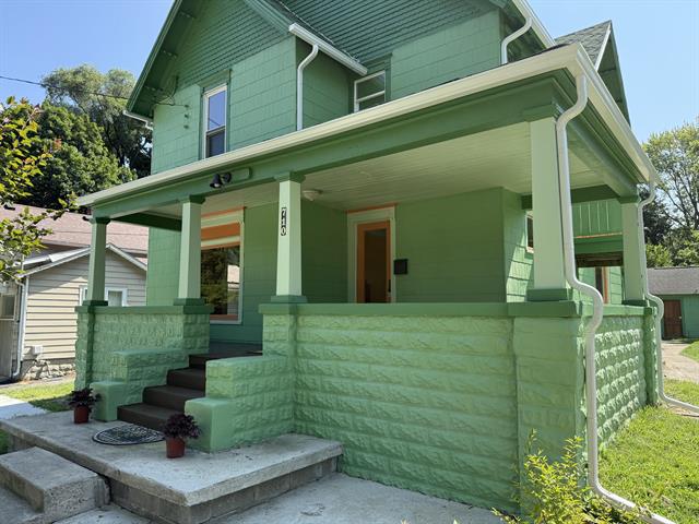 front view picture of 710 N Broad St, Adrian, MI. 49221