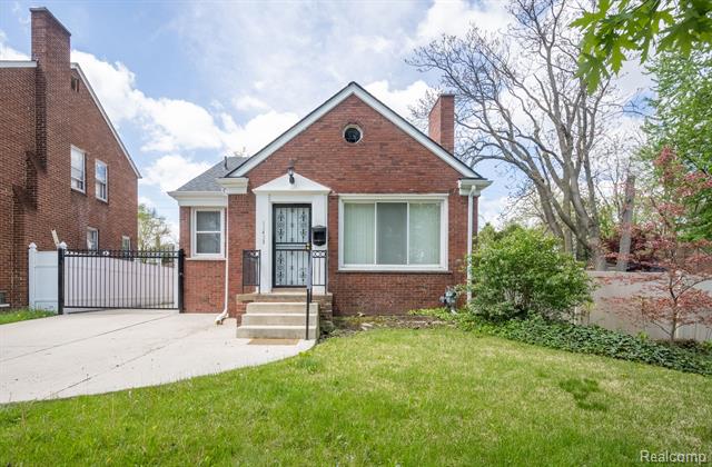 front view picture of 15453 Evergreen Road, Detroit, MI. 48223