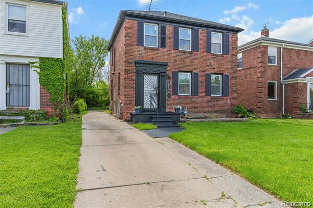 front view picture of 10576 Somerset Avenue, Detroit, MI. 48224