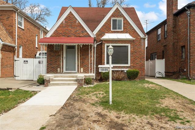 front view picture of 18696 Cherrylawn Street, Detroit, MI. 48221