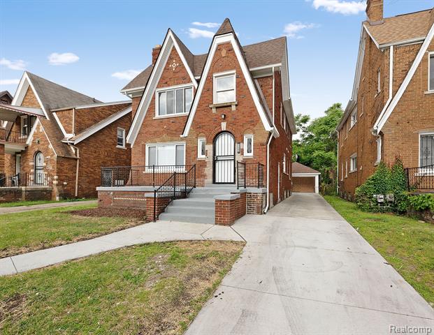 front view picture of 17543 Santa Rosa Drive, Detroit, MI. 48221