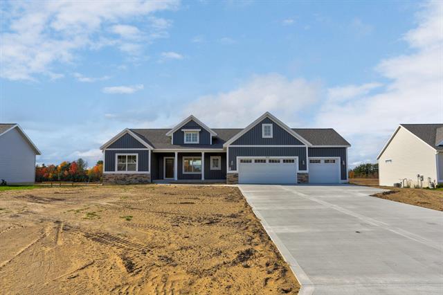 front view picture of 9423 Shoreway Drive, West Olive, MI. 49460