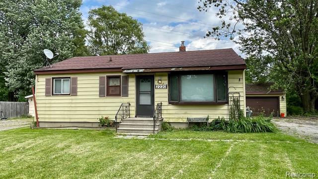 front view picture of 2220 Woodstead Street, Burton, MI. 48509