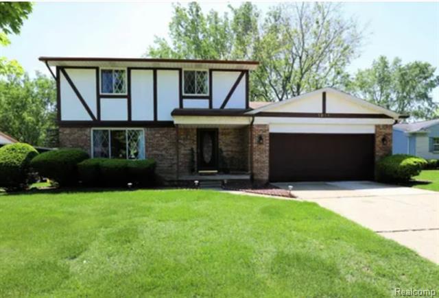 front view picture of 1014 Birchwood, Flushing, MI. 48433