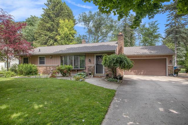 front view picture of 219 W Hamilton Lane, Battle Creek, MI. 49015
