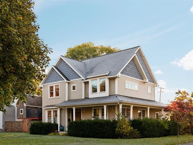 front view picture of 704 Webster, Traverse City, MI. 49686