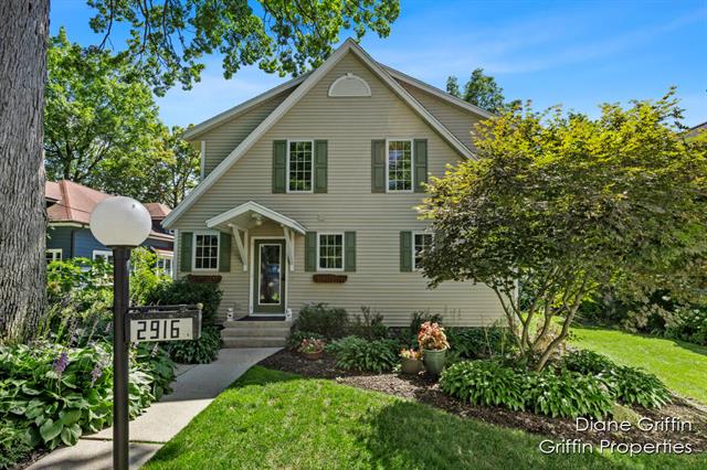 front view picture of 2916 Pioneer Club Road Se, Grand Rapids, MI. 49506