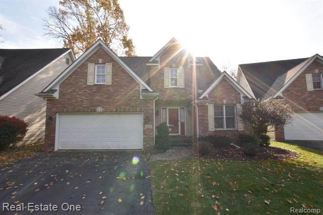 front view picture of 6144 Nature View, Grand Blanc, MI. 48439