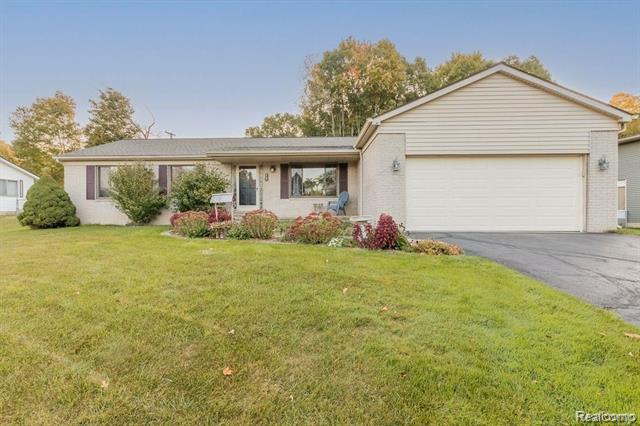 front view picture of 1783 S Milford Rd, Milford, MI. 48381