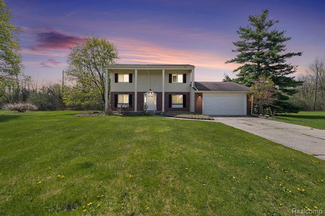 front view picture of 5392 Mapletree, Flint, MI. 48532